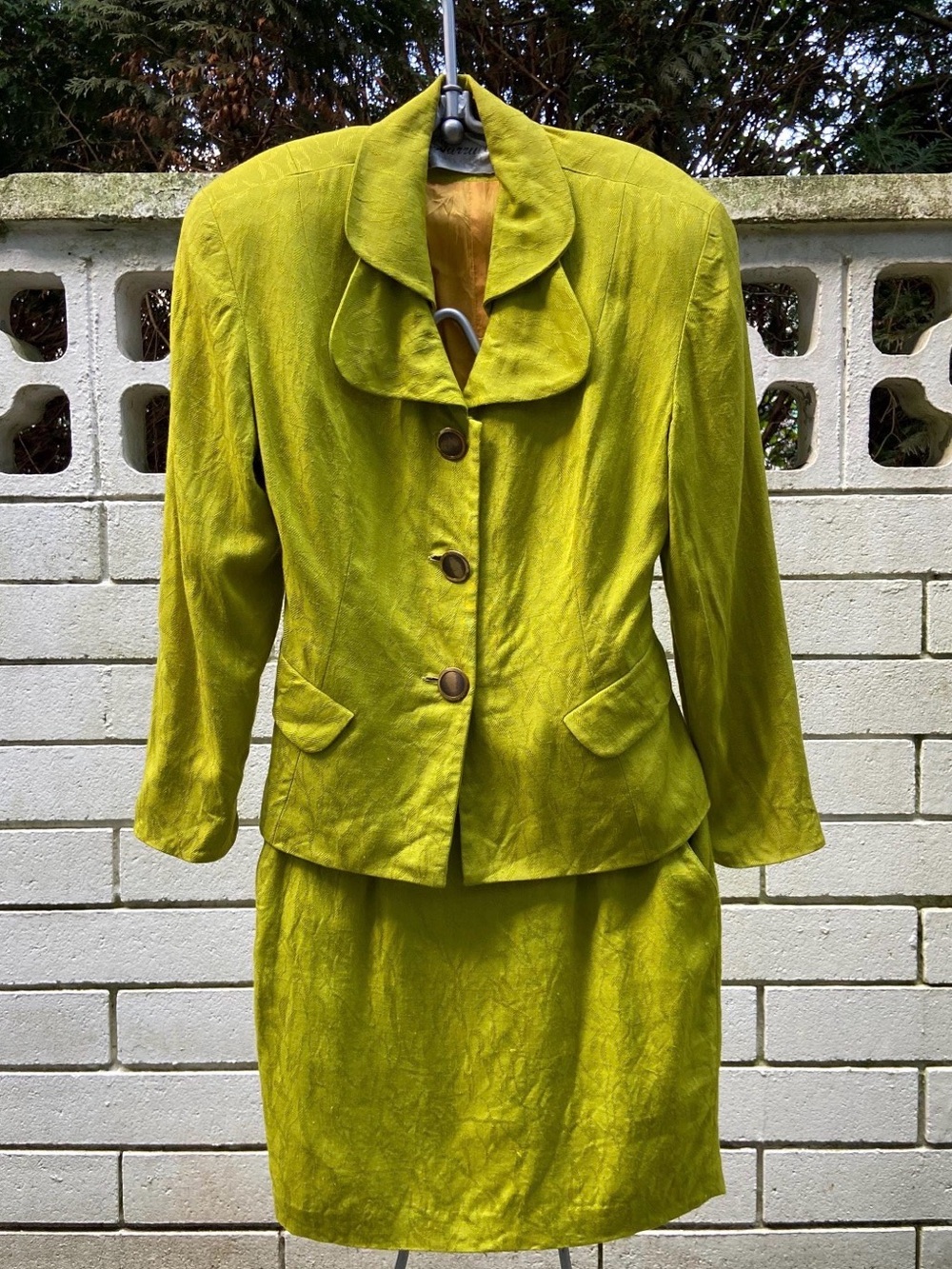 AARRUCCI COLLEZIONI Vintage Chartreuse Floral Jacquard Jacket & Skirt Set